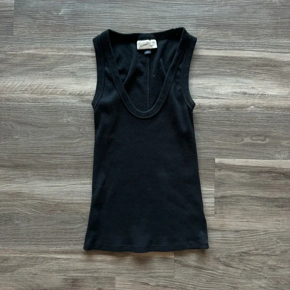 Universal Threads Ribbed Tank - Picture 1 of 3